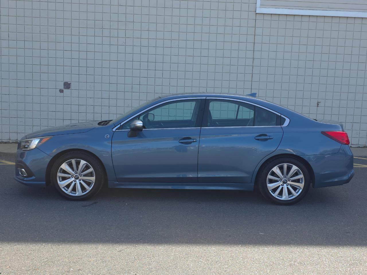 Used 2018 Subaru Legacy 3.6R Limited w/ 50th Anniversary Edition image 4
