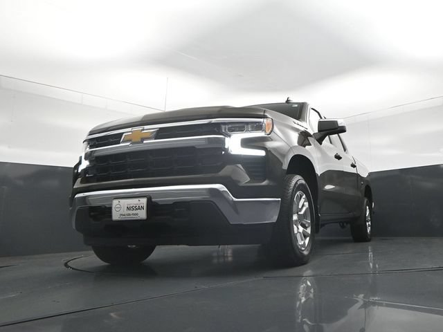 Used 2023 Chevrolet Silverado 1500 LT AWD/4WD image 32