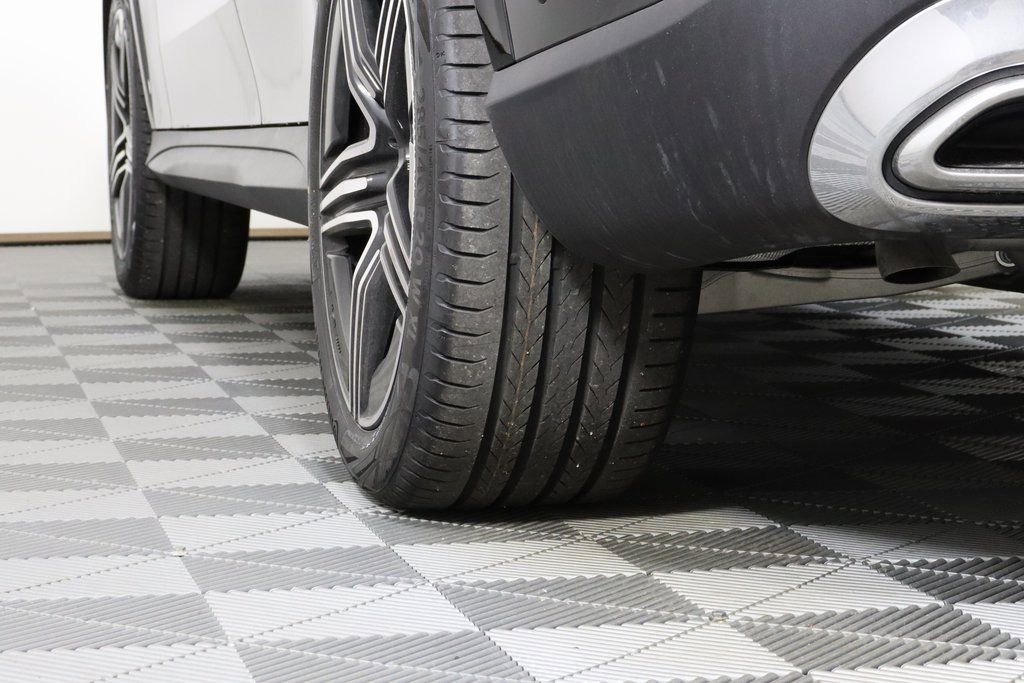 Used 2025 Mercedes-Benz GLC 350e GLC 350e image 12