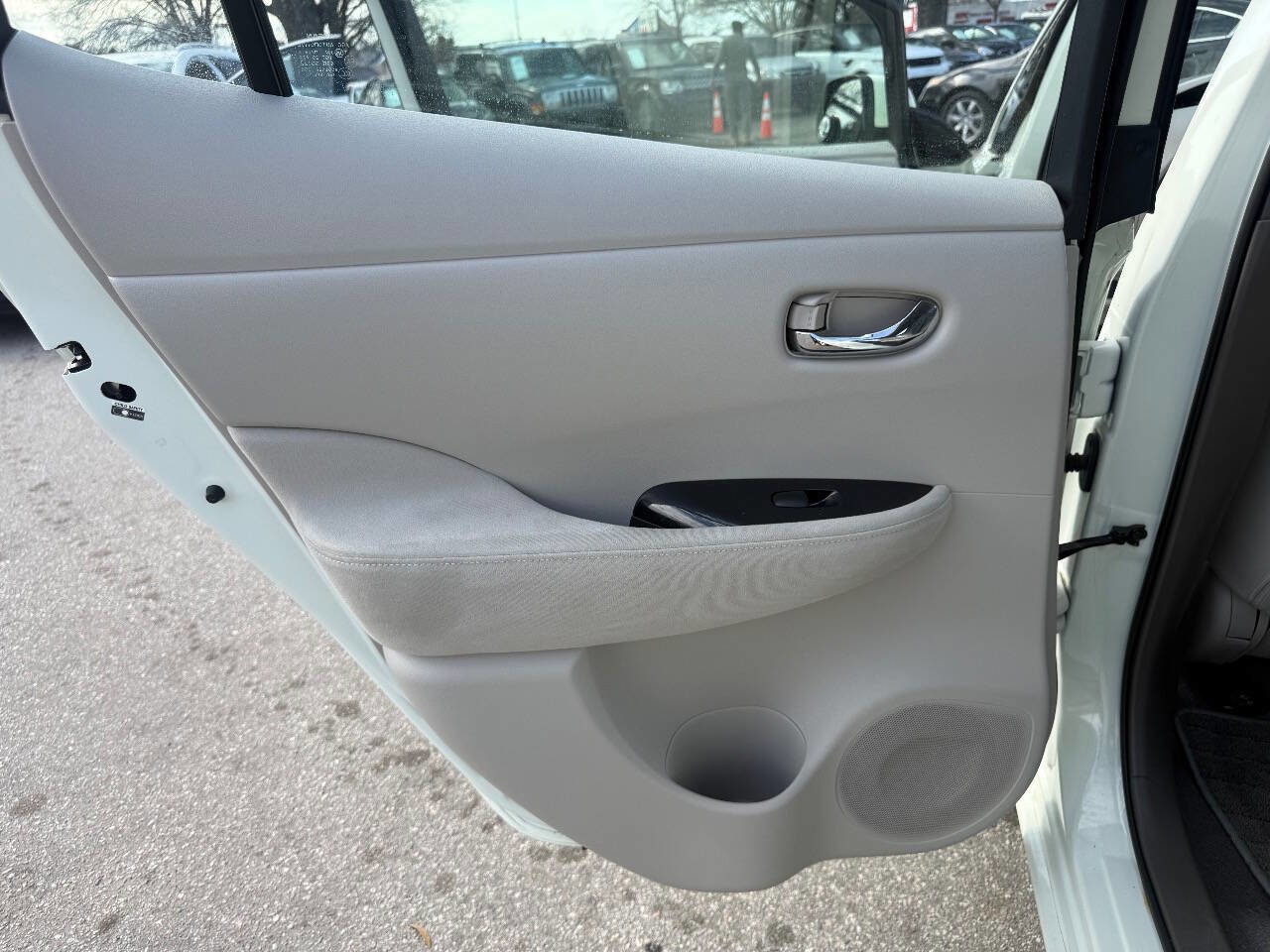 Used 2012 Nissan Leaf SV image 15