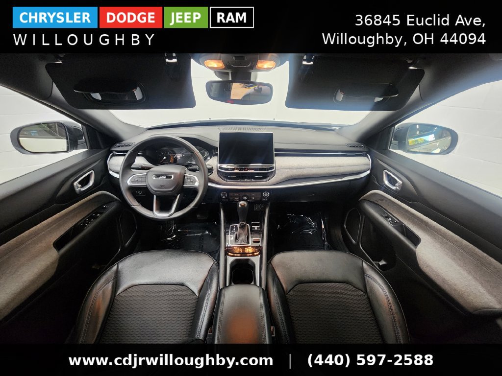 Used 2024 Jeep Compass Latitude AWD/4WD image 27