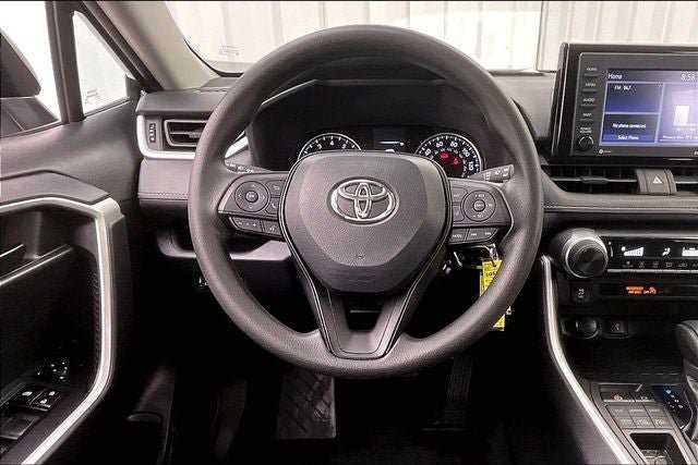 Used 2022 Toyota RAV4 LE AWD/4WD image 5
