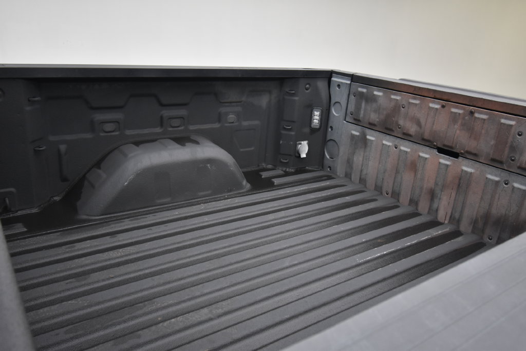 Used 2022 Chevrolet Silverado 1500 Custom Trail Boss w/ Midnight Edition AWD/4WD image 24