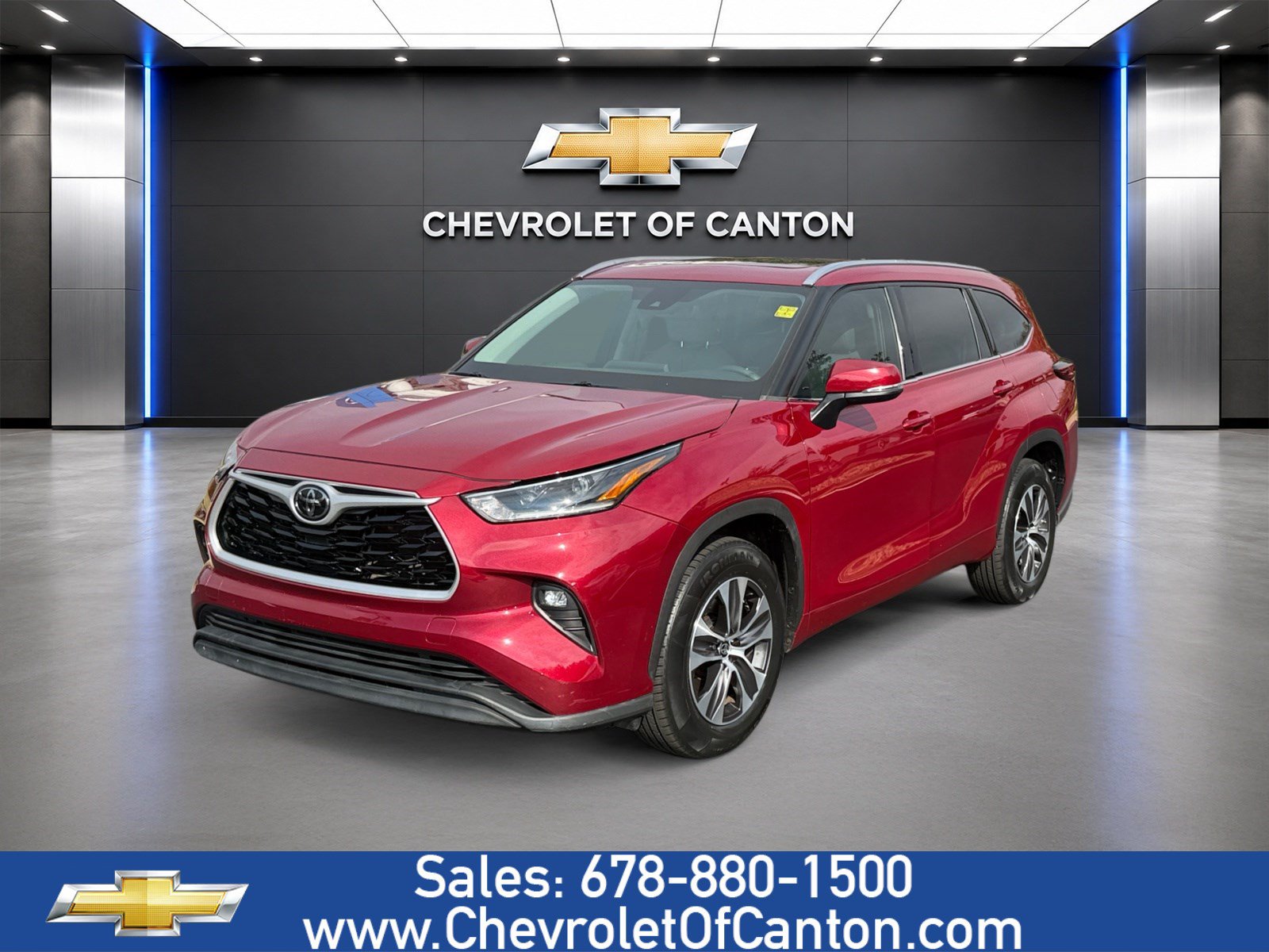 Used 2021 Toyota Highlander XLE FWD image 1