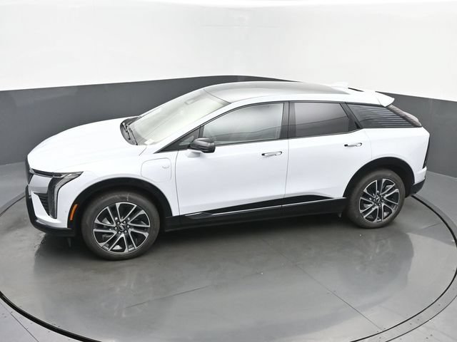 New 2026 Cadillac Optiq Sport 1 w/ LPO, Floor Liner Package AWD/4WD image 40