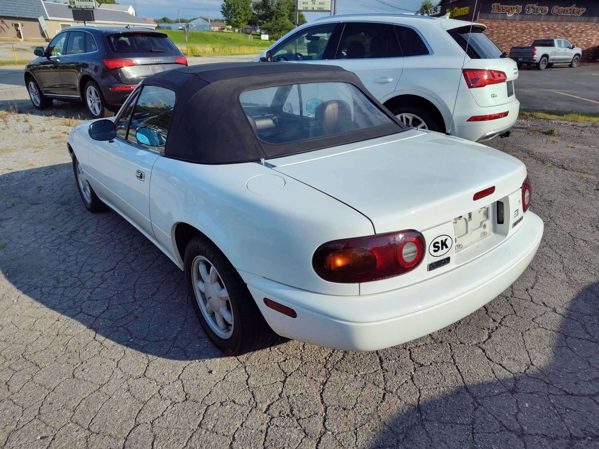 Used 1991 MAZDA MX-5 Miata RWD image 2