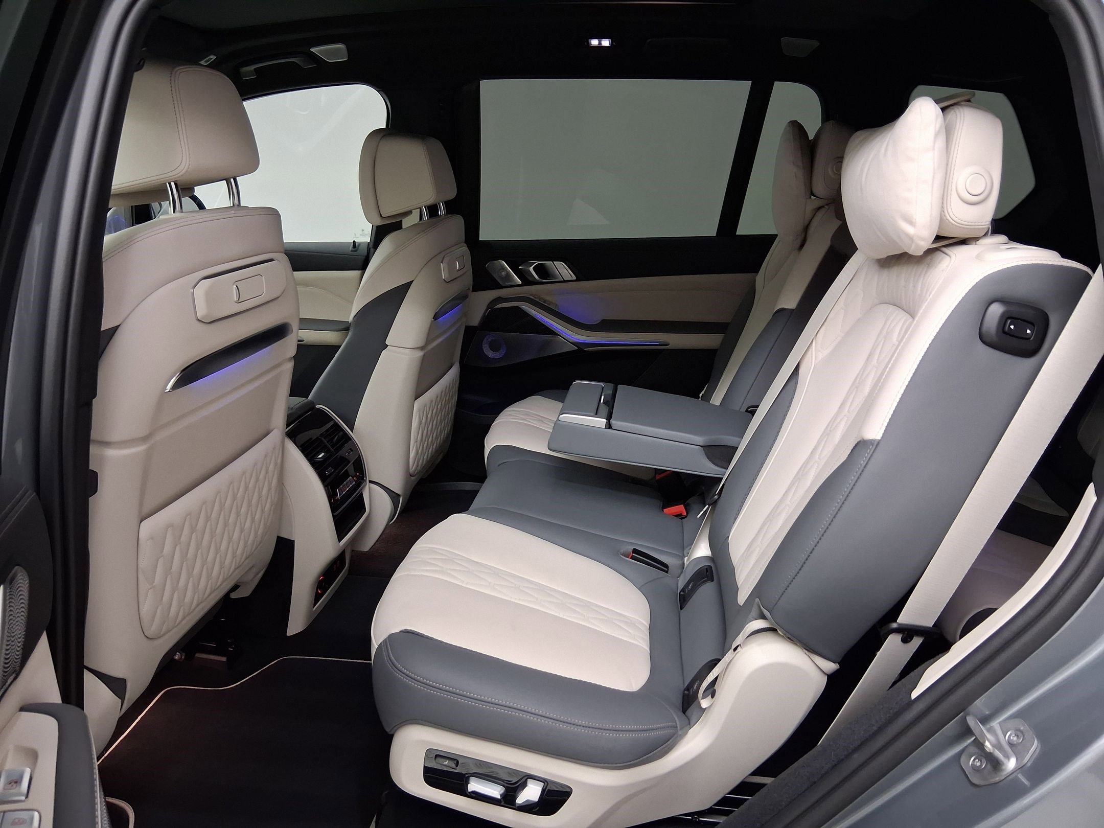 Certified 2024 BMW X7 M60i w/ Executive Package AWD/4WD image 14