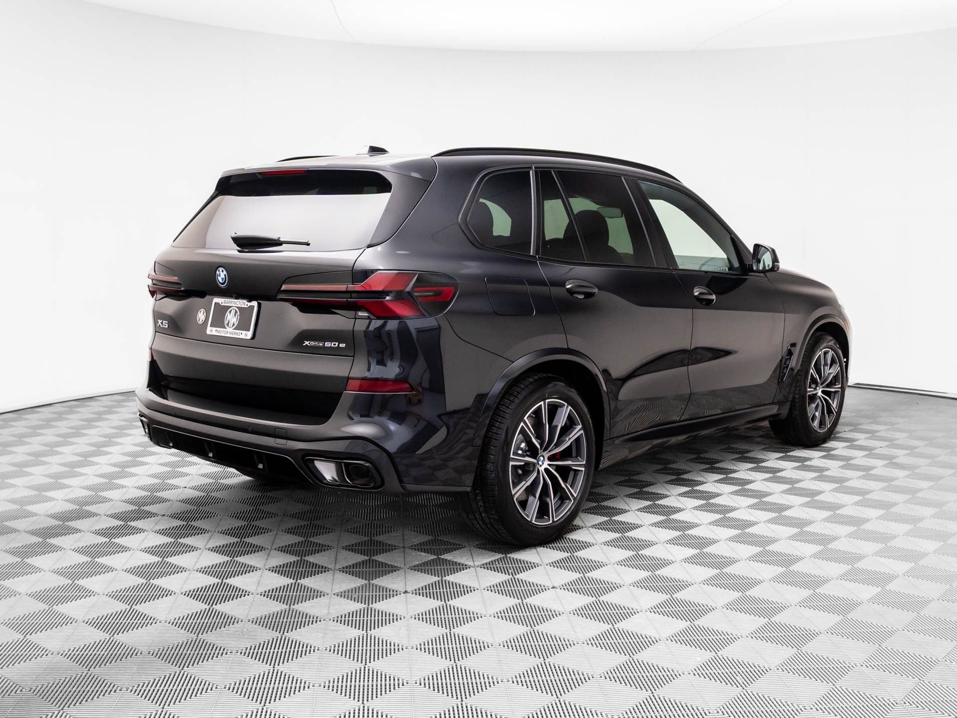 New 2026 BMW X5 xDrive50e w/ M Sport Package AWD/4WD image 6