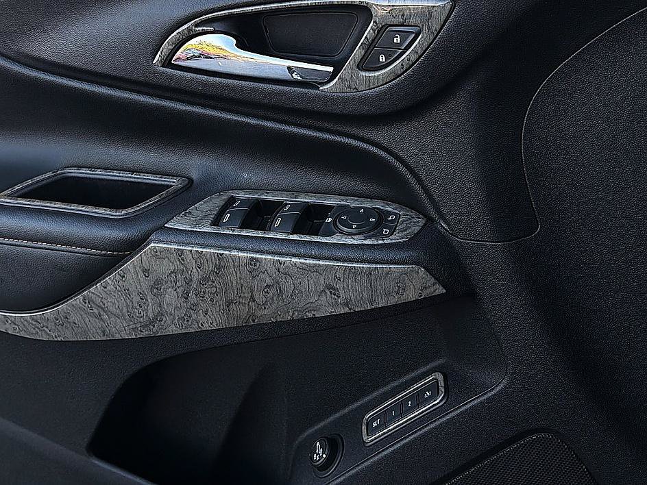 Used 2019 Chevrolet Equinox Premier FWD image 22