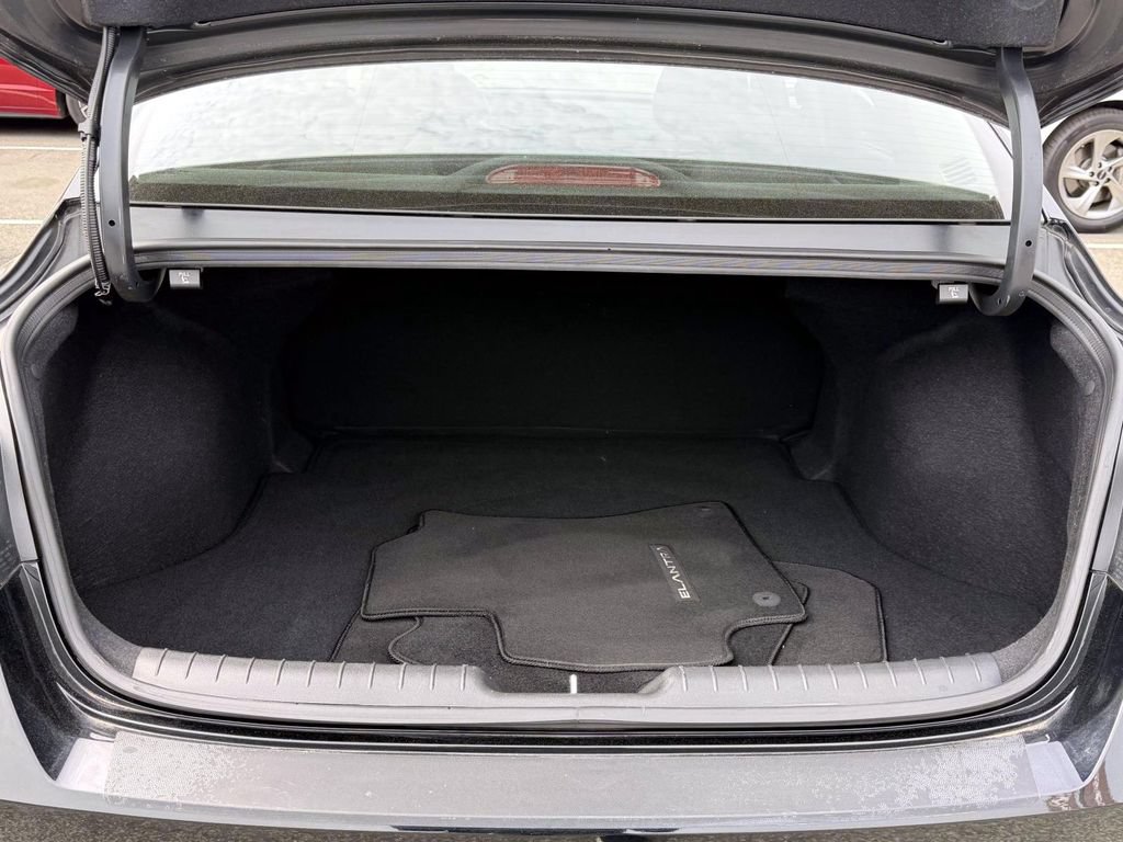 Used 2023 Hyundai Elantra SEL FWD image 10