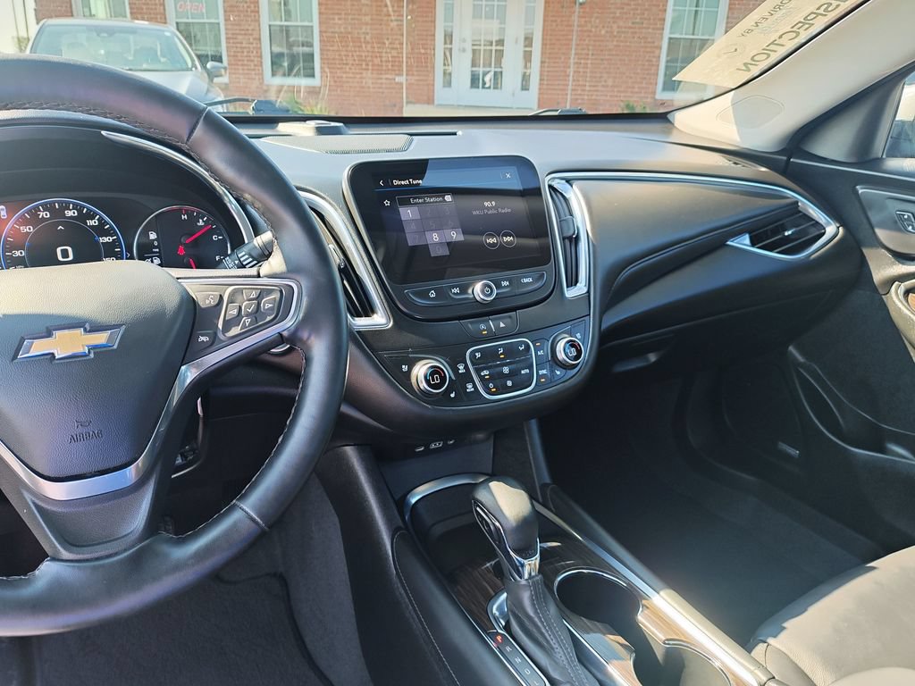 Used 2023 Chevrolet Malibu LT FWD image 18