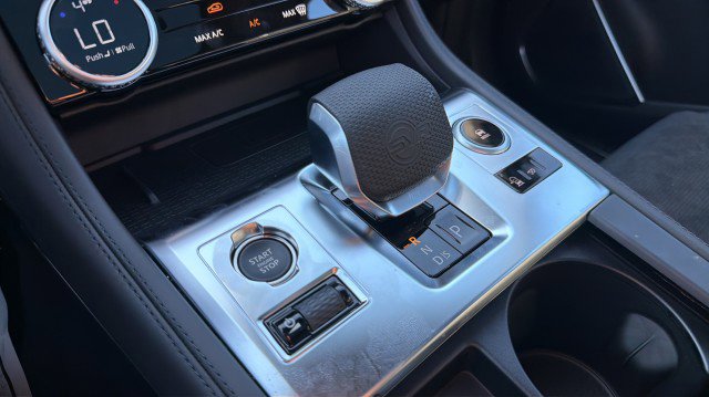 New 2026 Jaguar F-PACE SVR 575 Edition AWD/4WD image 23