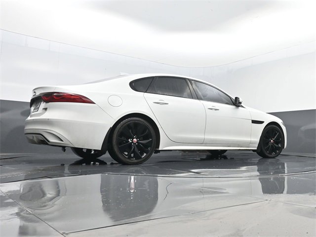 Used 2022 Jaguar XF R-Dynamic SE image 26