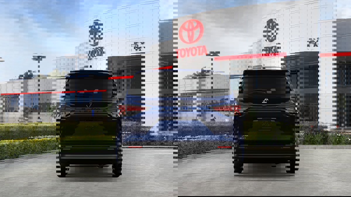 New 2026 Toyota Sienna XLE image 8