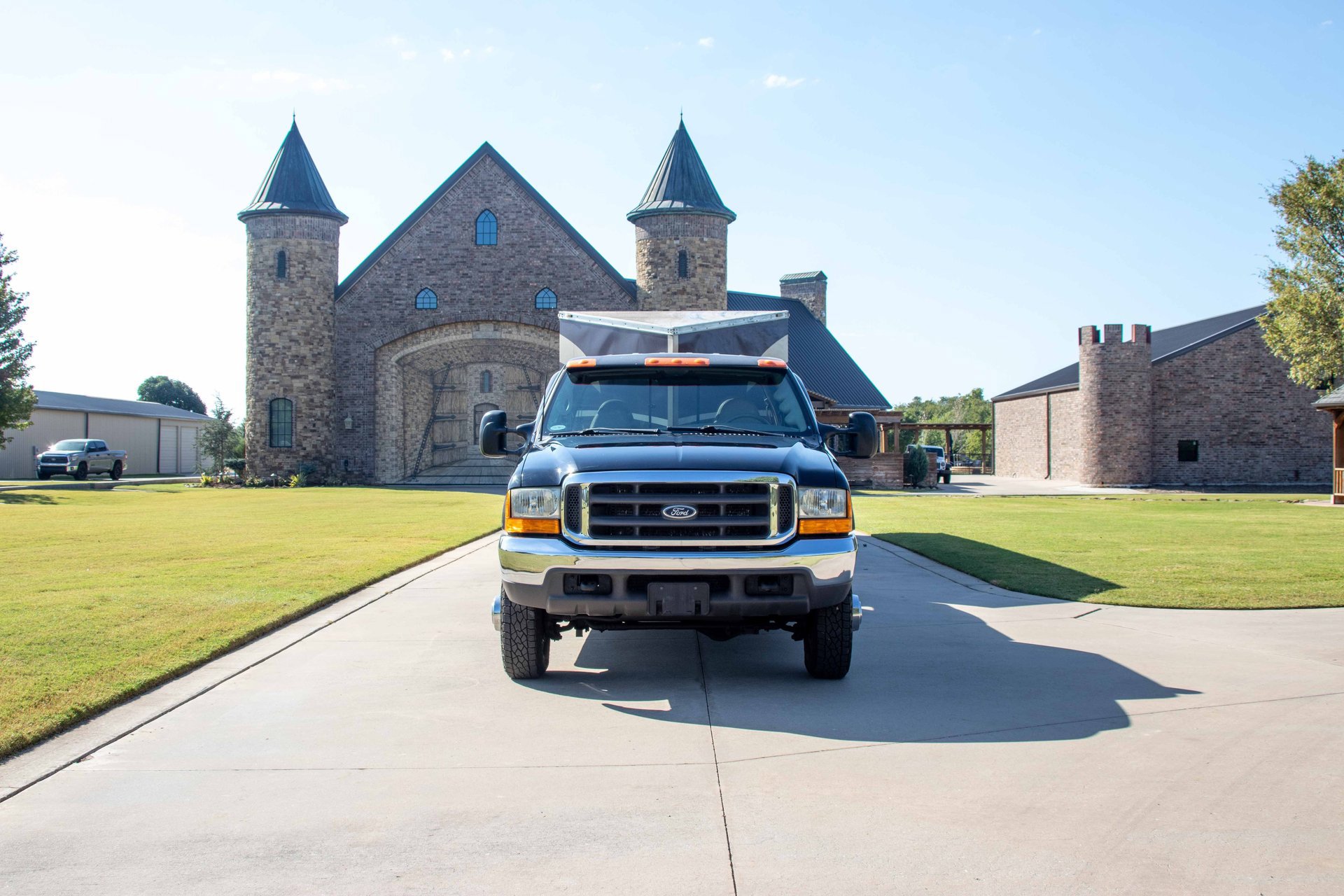 Used 2000 Ford F350 Lariat image 5