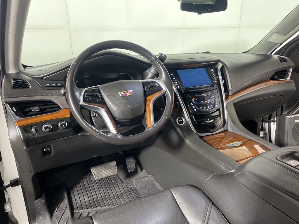 Used 2019 Cadillac Escalade Premium Luxury AWD/4WD image 8