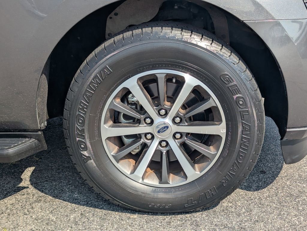 Used 2019 Ford Expedition Max XLT RWD image 12