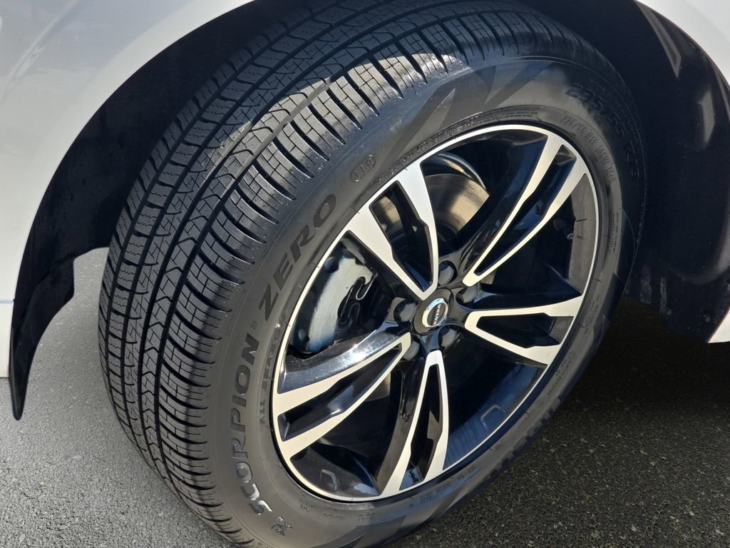 Used 2020 Volvo XC60 T5 Momentum FWD image 36