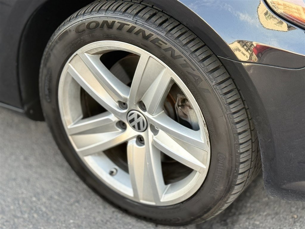 Used 2013 Volkswagen CC Sport image 9