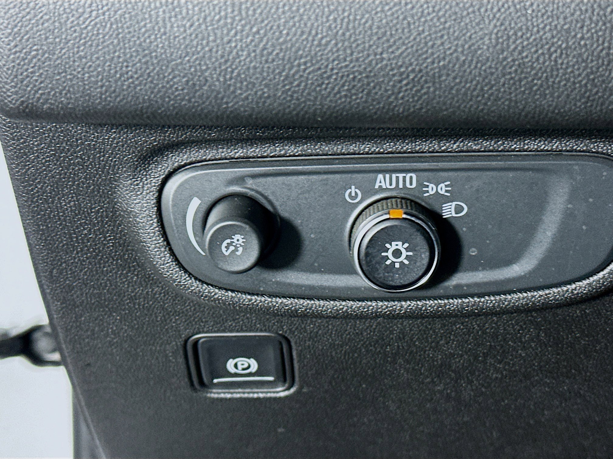 Used 2018 GMC Terrain SLE image 16