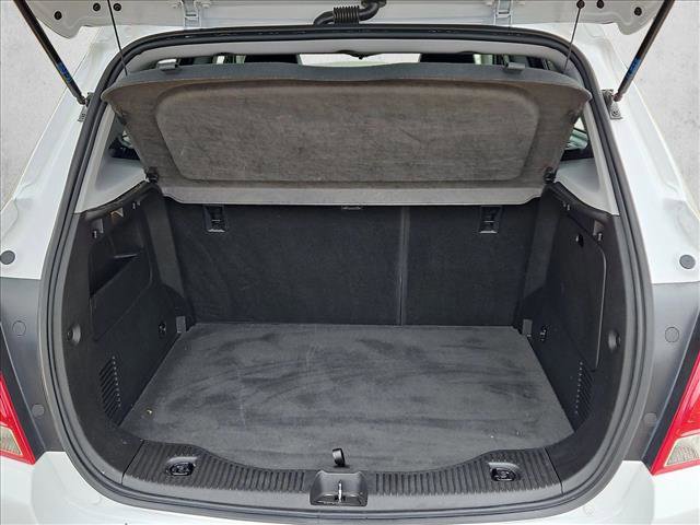Used 2020 Chevrolet Trax LT w/ LT Convenience Package FWD image 6