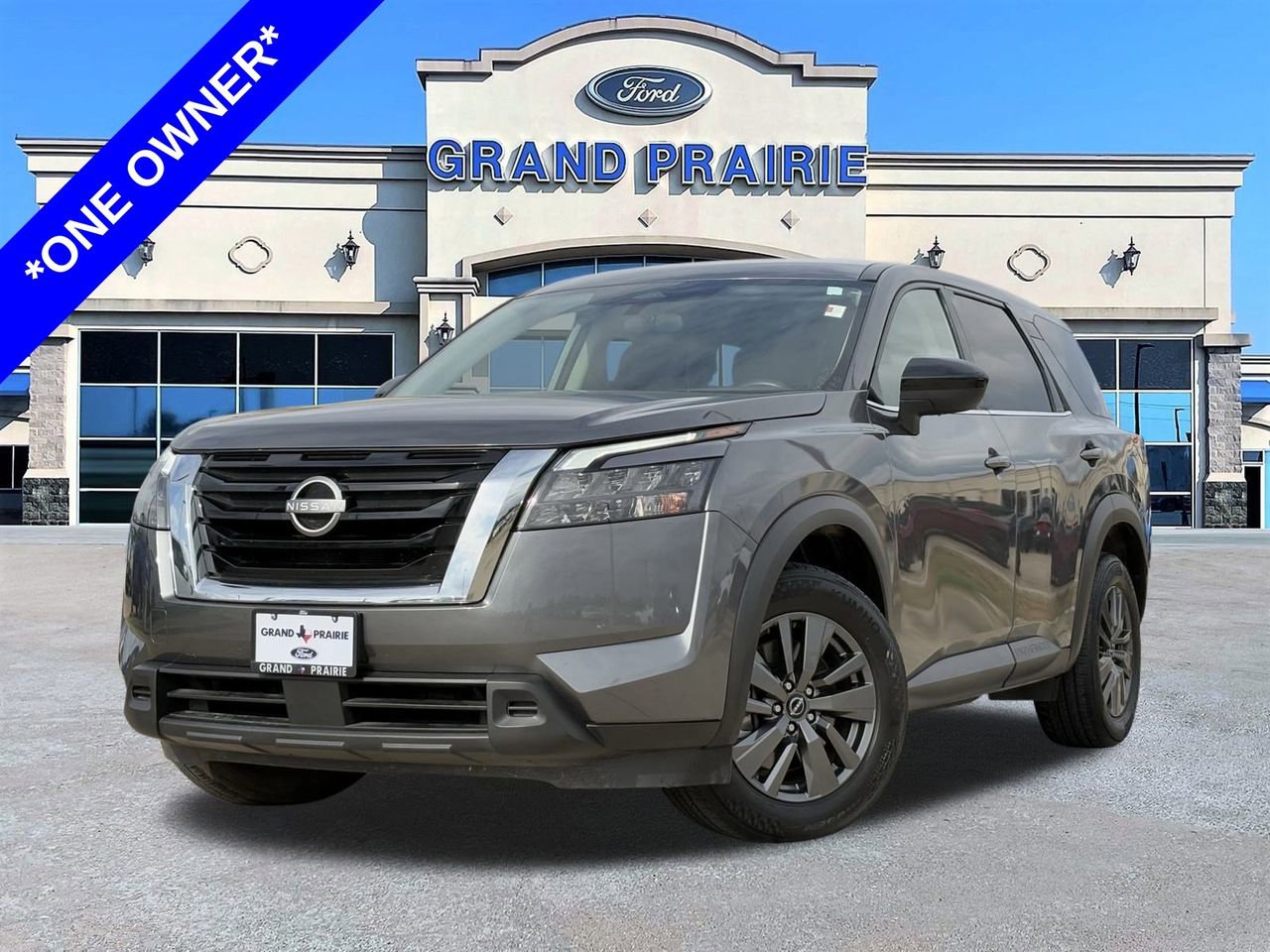 Used 2023 Nissan Pathfinder S w/ Cargo Package