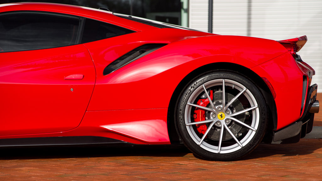 Used 2020 Ferrari 488 Pista Coupe RWD image 3
