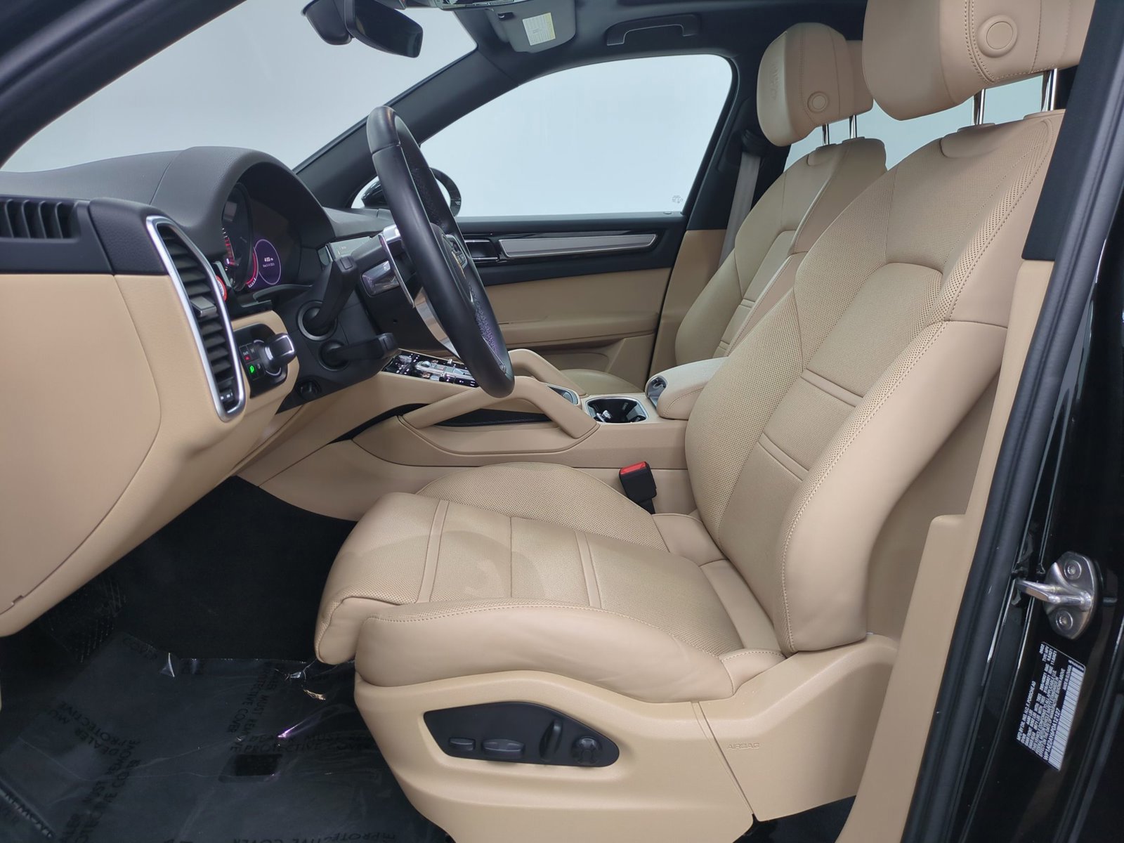 Certified 2023 Porsche Cayenne E-Hybrid image 5