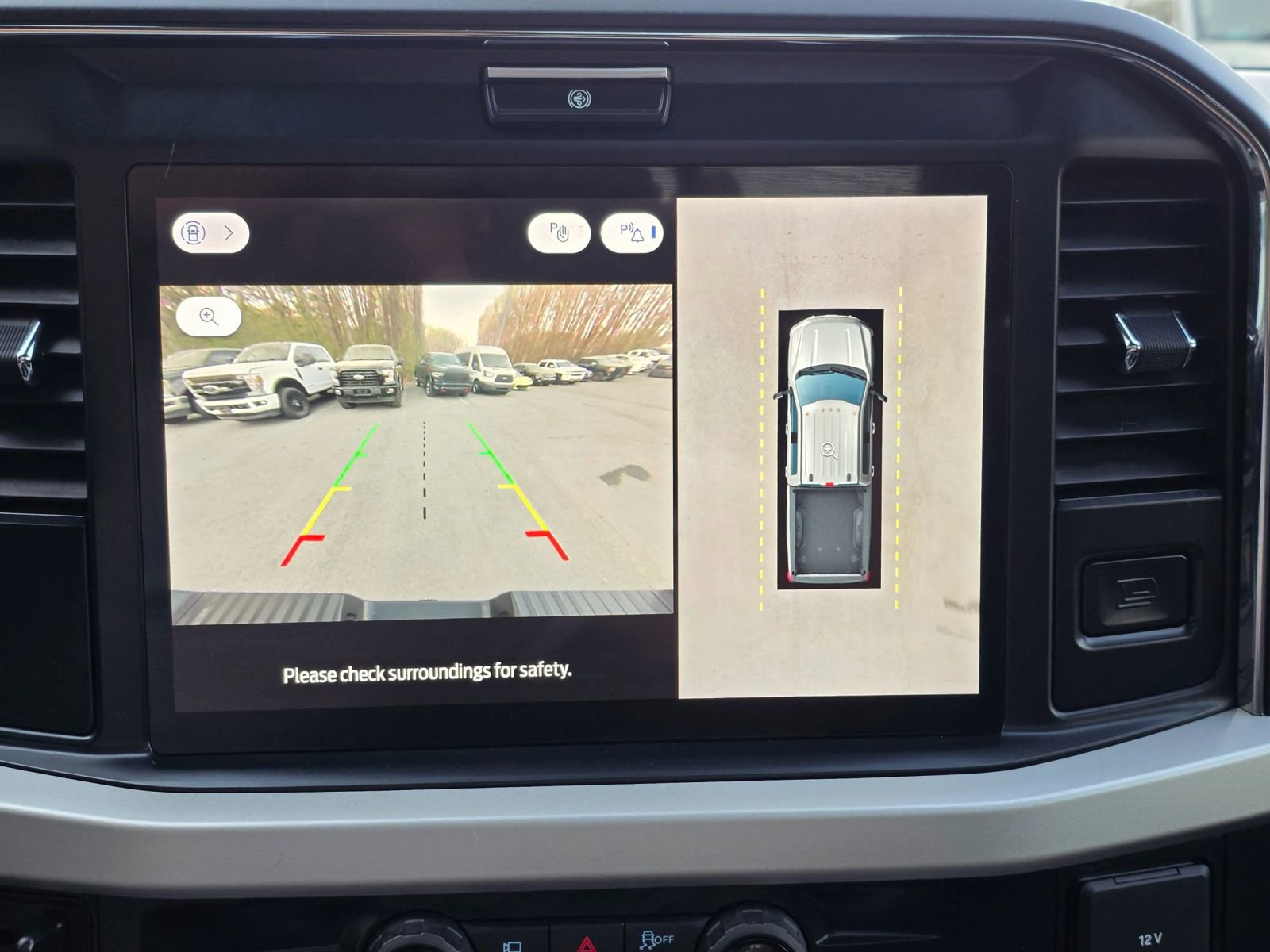 Used 2025 Ford F250 XLT w/ Black Appearance Package image 22