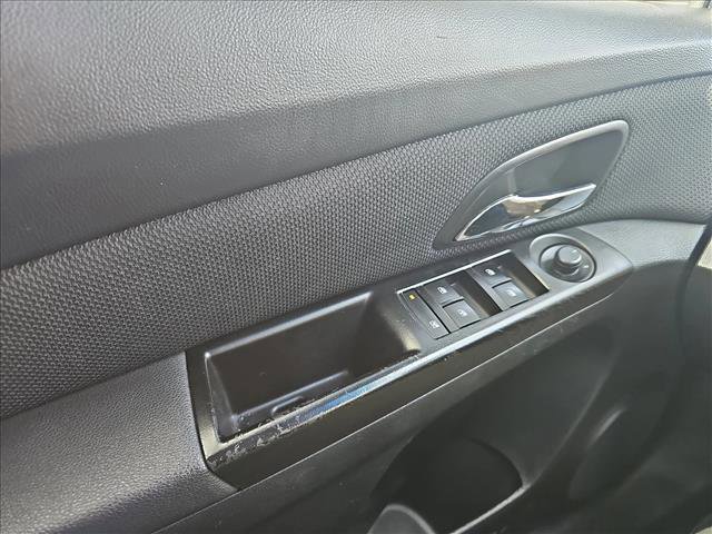 Used 2014 Chevrolet Cruze LT image 16