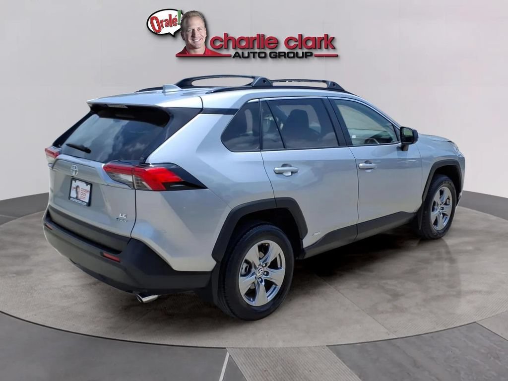 Used 2025 Toyota RAV4 LE AWD/4WD image 5