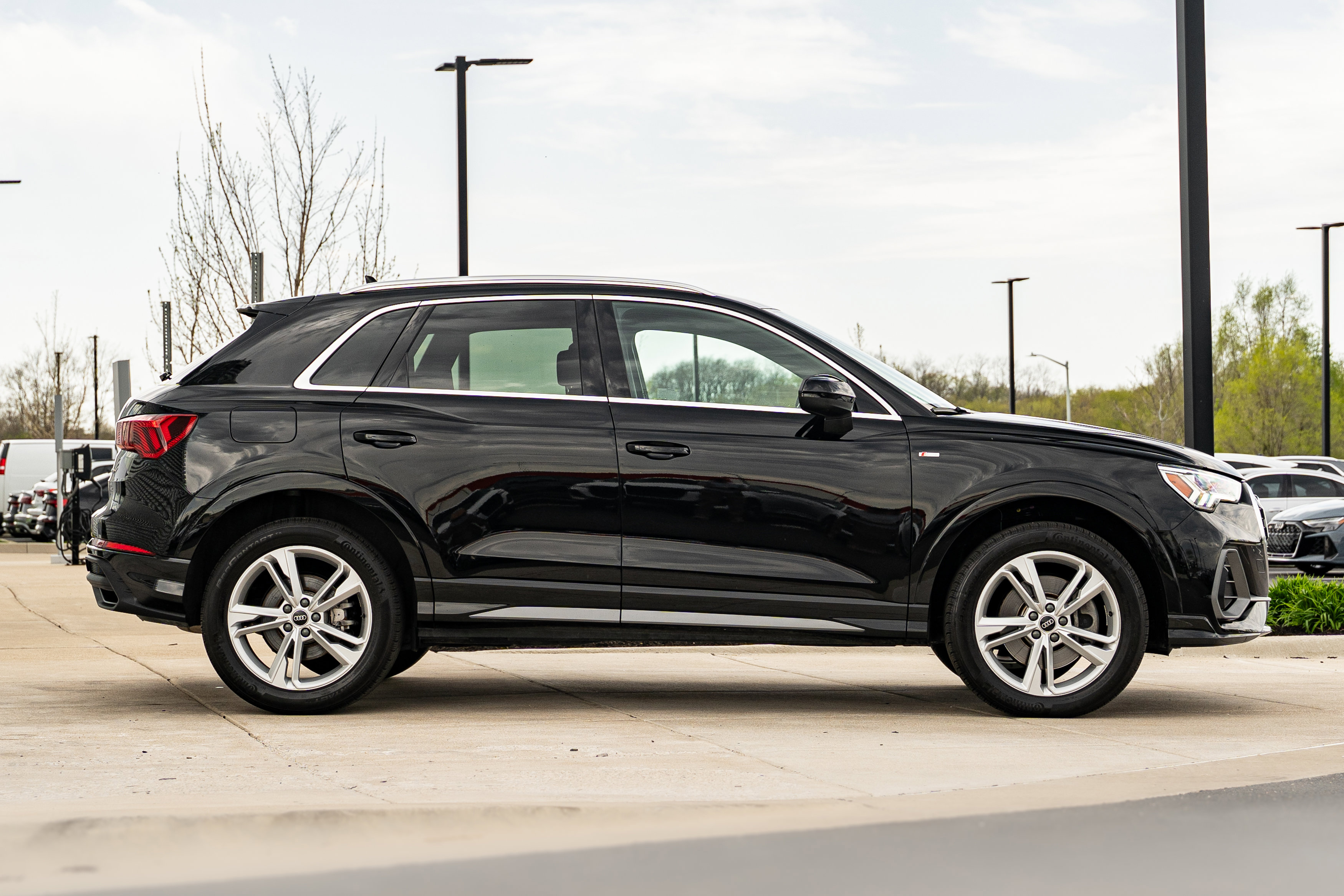 Certified 2023 Audi Q3 2.0T Premium Plus AWD/4WD image 3