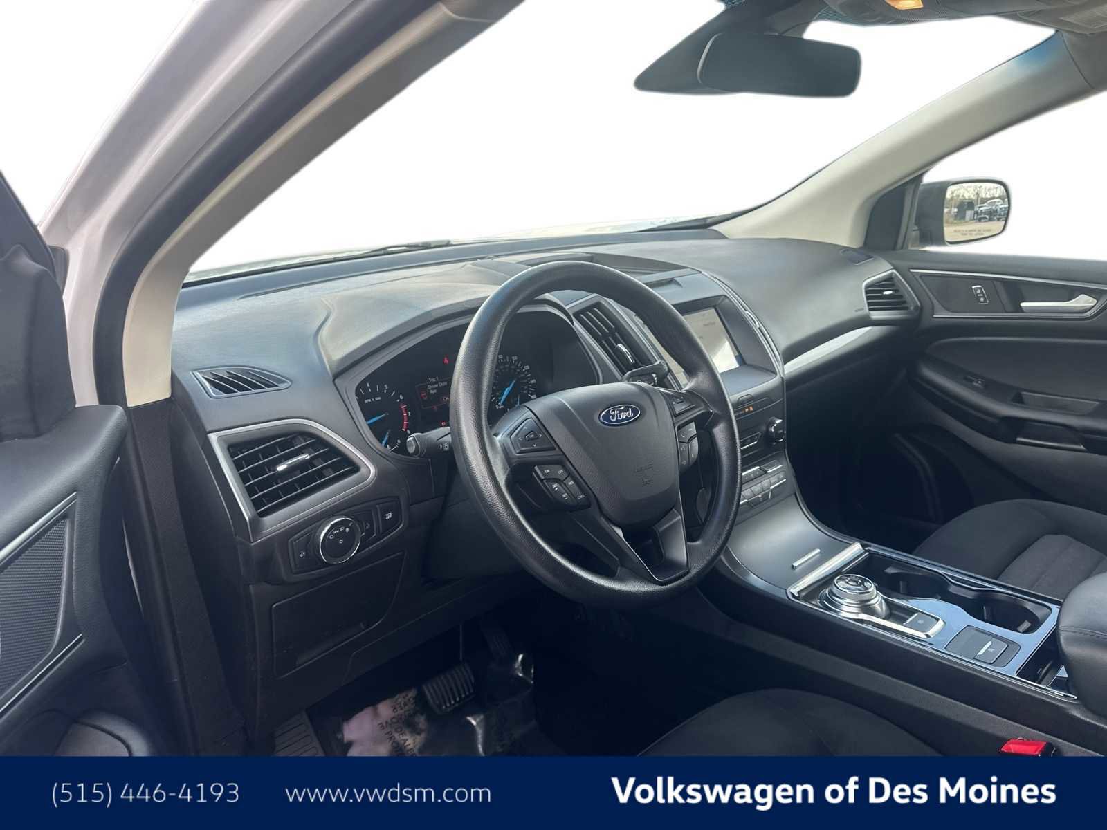 Used 2020 Ford Edge SE image 2