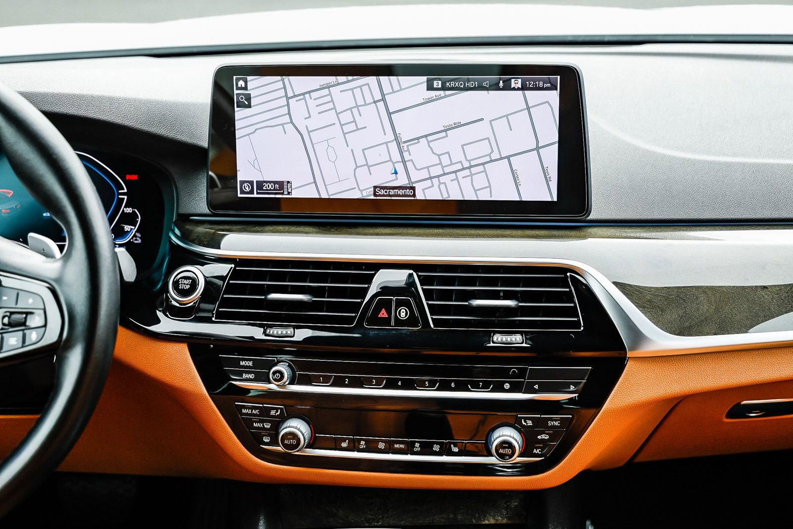 Used 2021 BMW 530e w/ Parking Assistance Package image 11