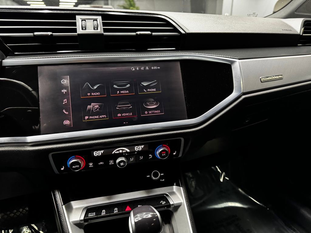 Used 2022 Audi Q3 2.0T Premium w/ Convenience Package AWD/4WD image 25