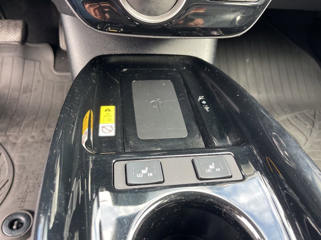 Used 2020 Toyota Prius Prime XLE image 13