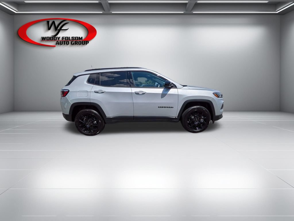 New 2026 Jeep Compass Latitude AWD/4WD image 3
