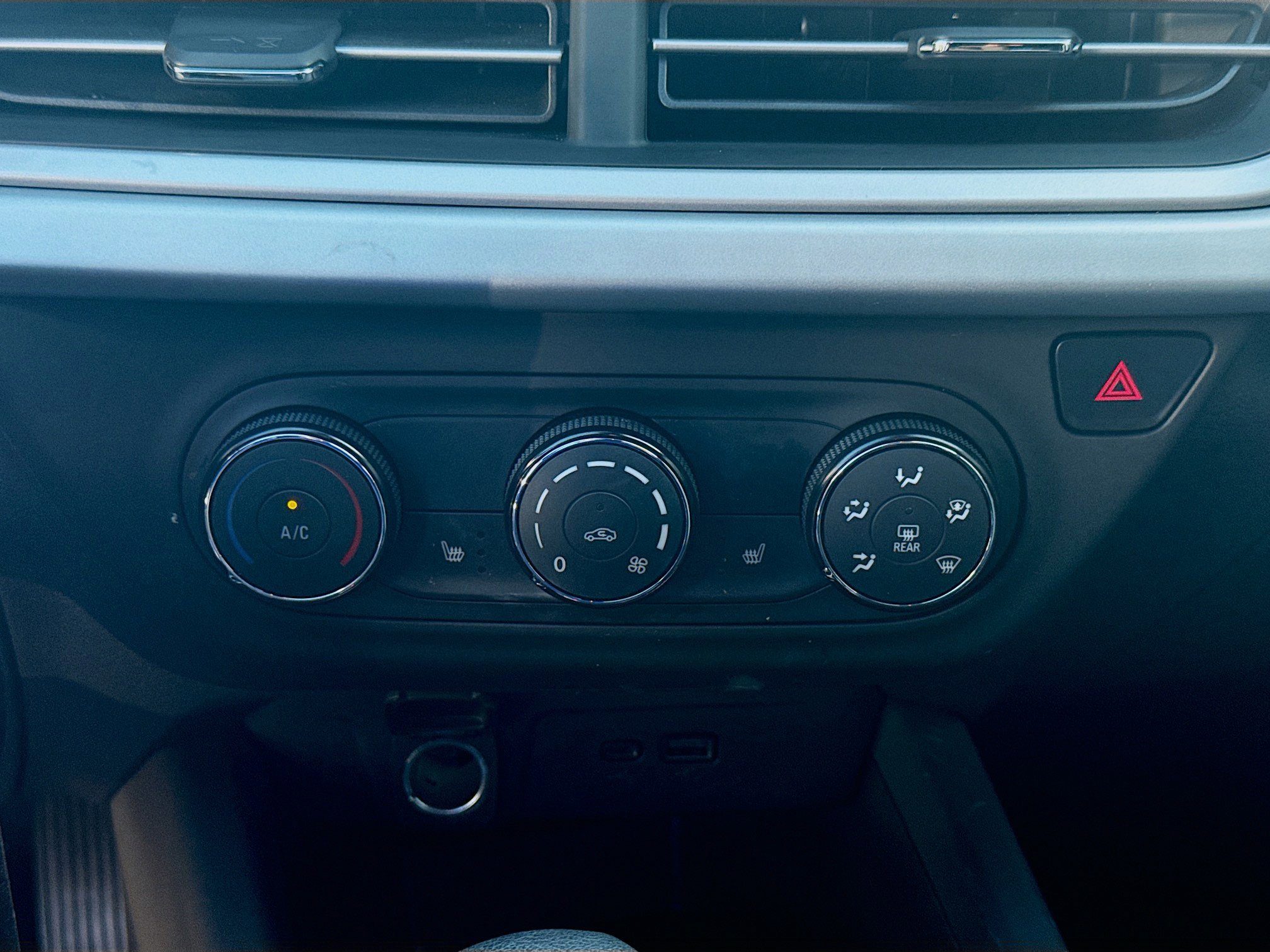 Used 2024 Chevrolet Trax RS image 12