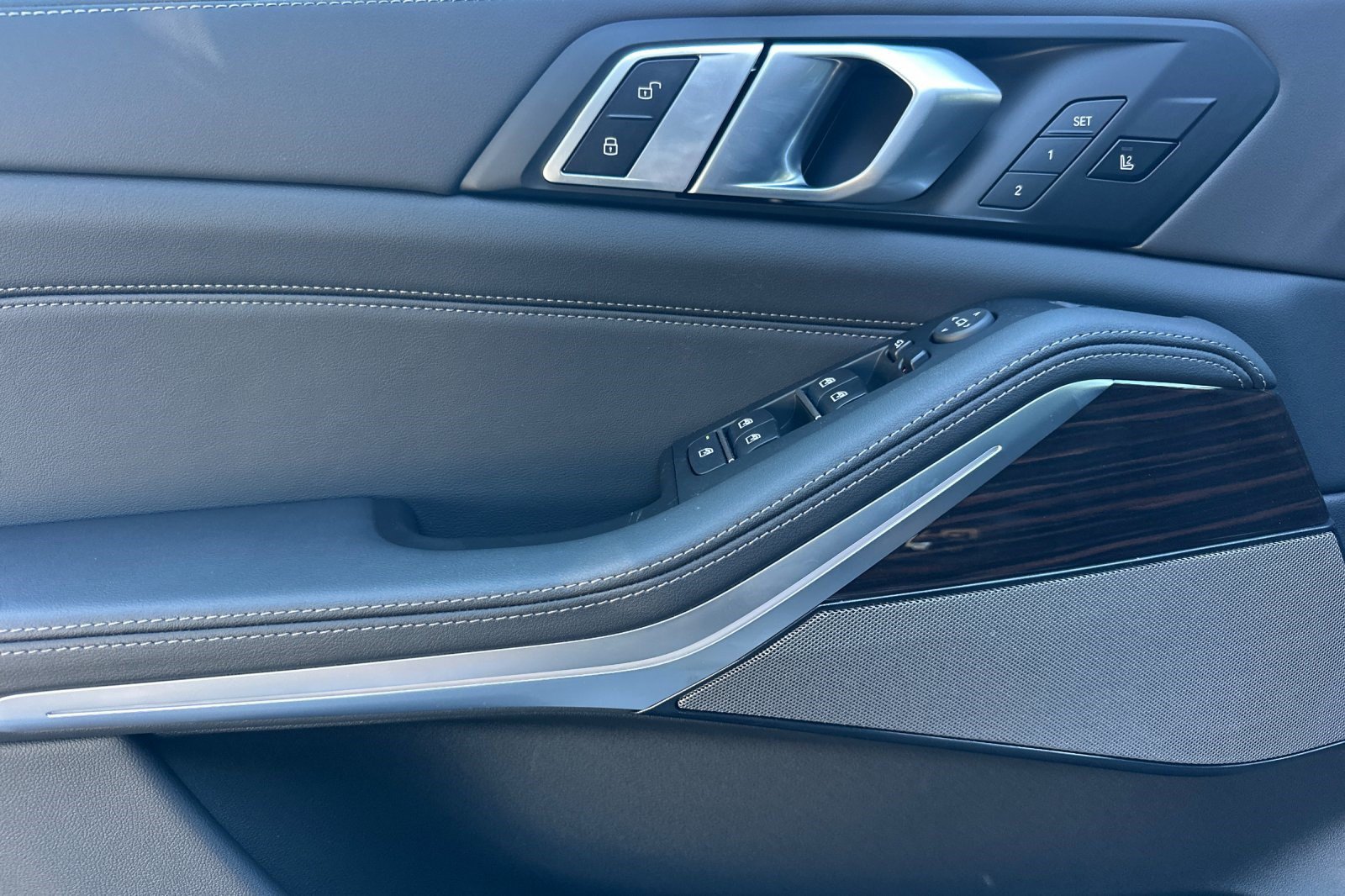 New 2026 BMW X5 xDrive40i AWD/4WD image 9
