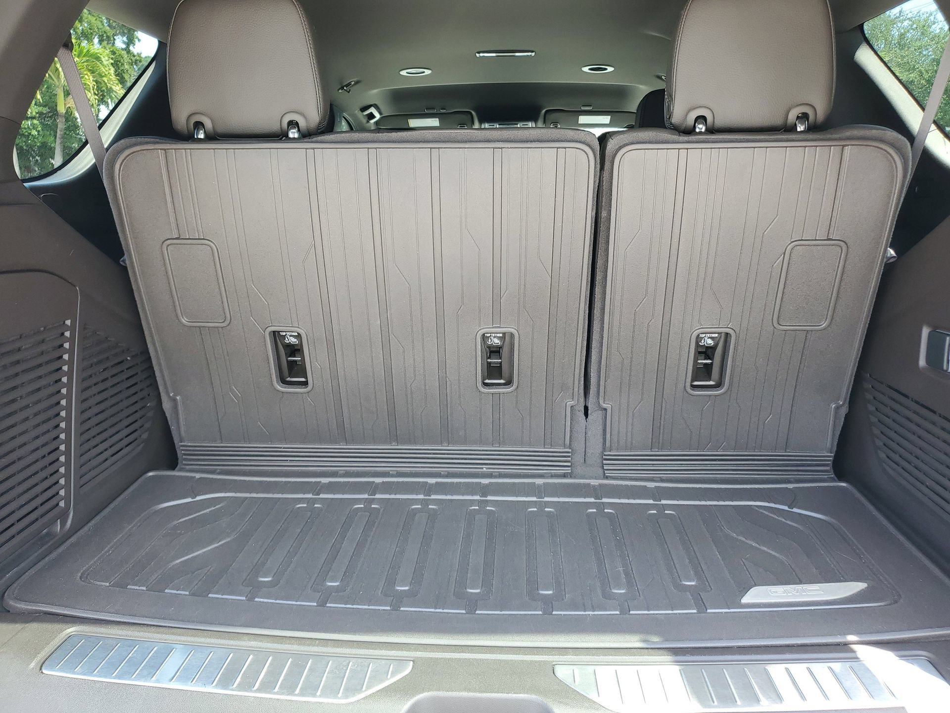 Used 2023 GMC Yukon Denali AWD/4WD image 8