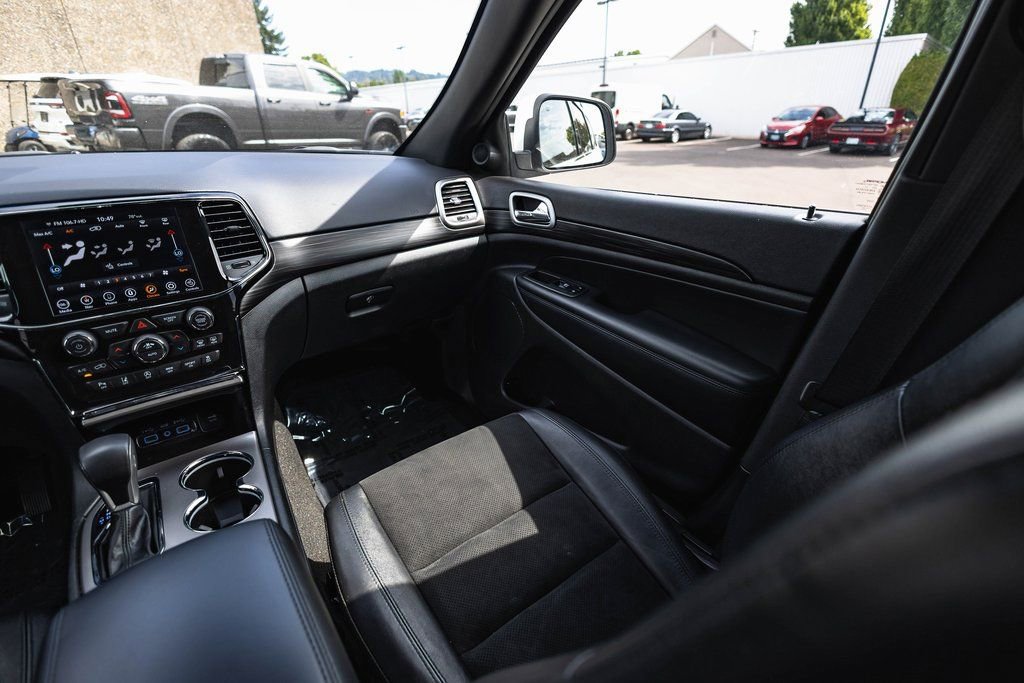 Used 2022 Jeep Grand Cherokee Laredo X image 23