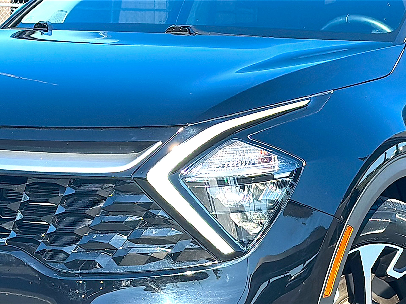 Used 2023 Kia Sportage EX image 4