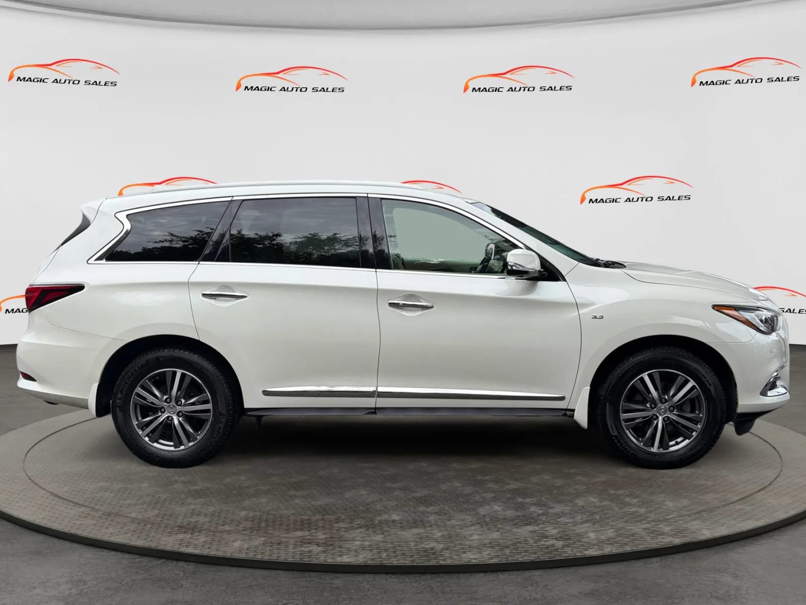 Used 2020 INFINITI QX60 Luxe w/ Essential Package AWD/4WD image 6