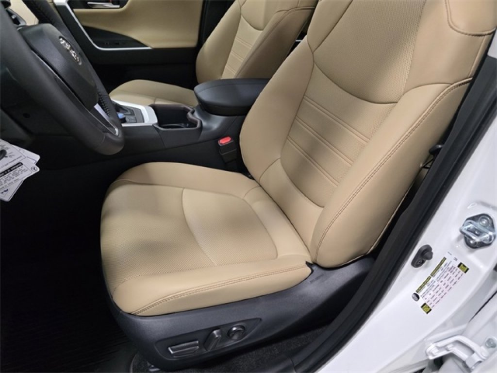 New 2025 Toyota RAV4 Limited image 25