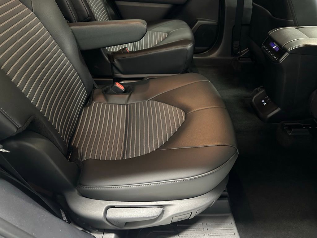 Used 2025 Toyota Highlander XSE image 55