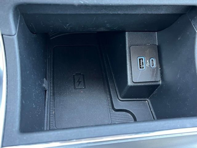 Used 2024 Ford Edge Titanium image 40