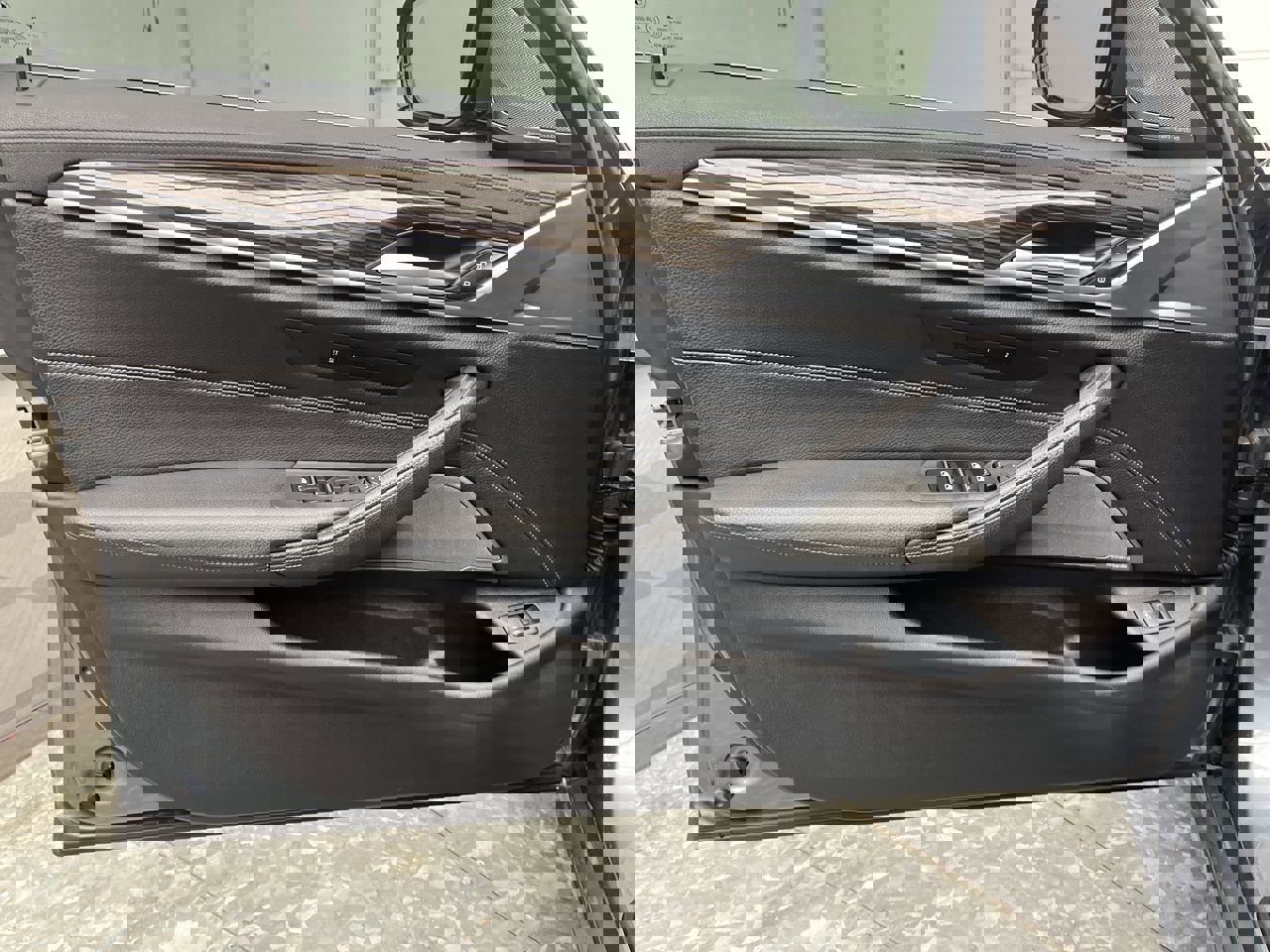 Used 2018 BMW 530i xDrive image 8