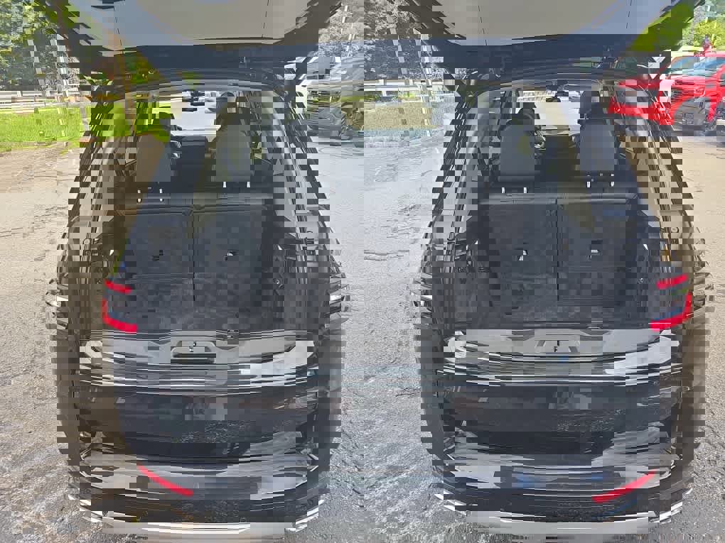 Used 2024 BMW X7 xDrive40i image 9