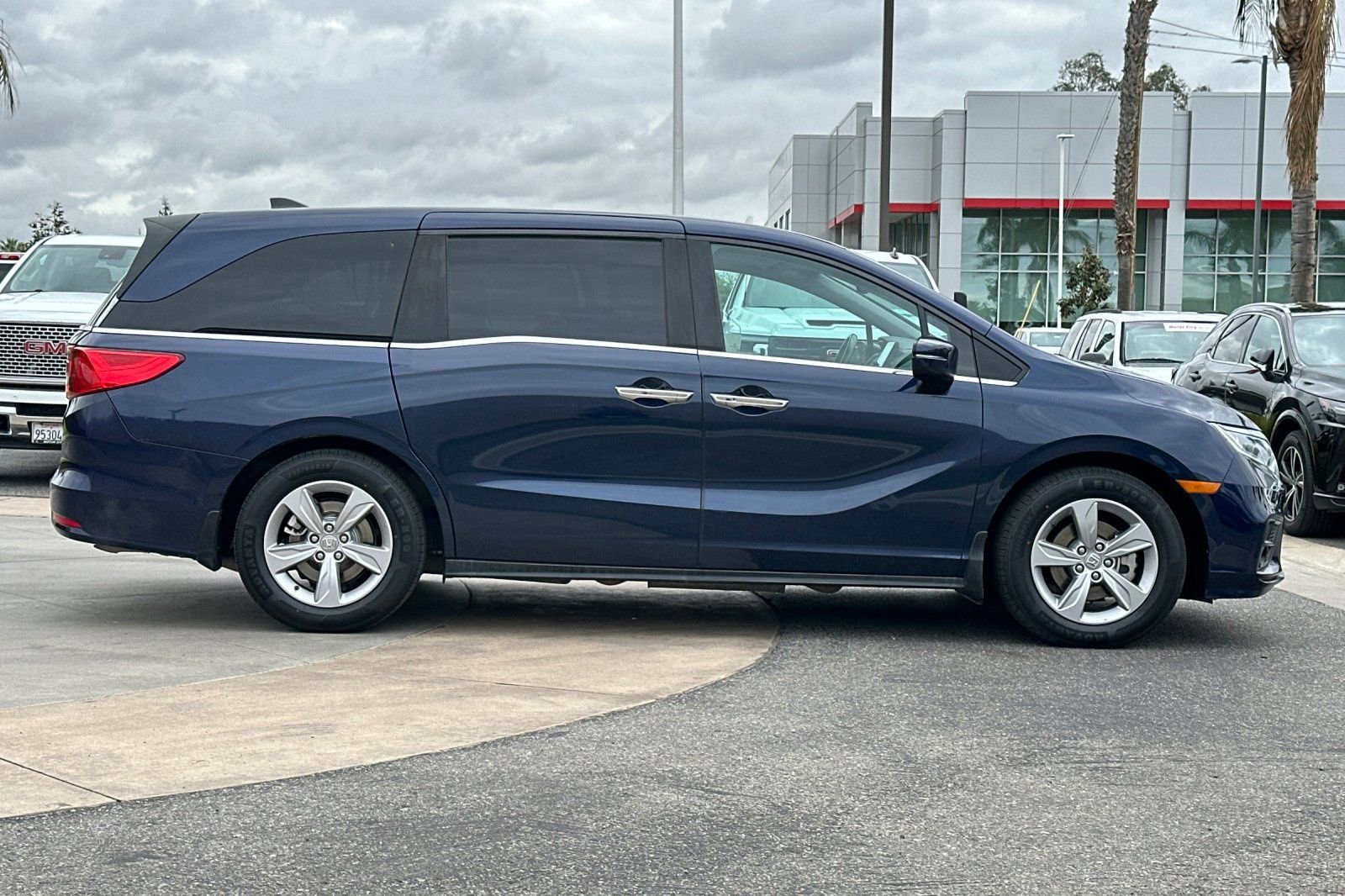 Used 2019 Honda Odyssey EX-L image 3