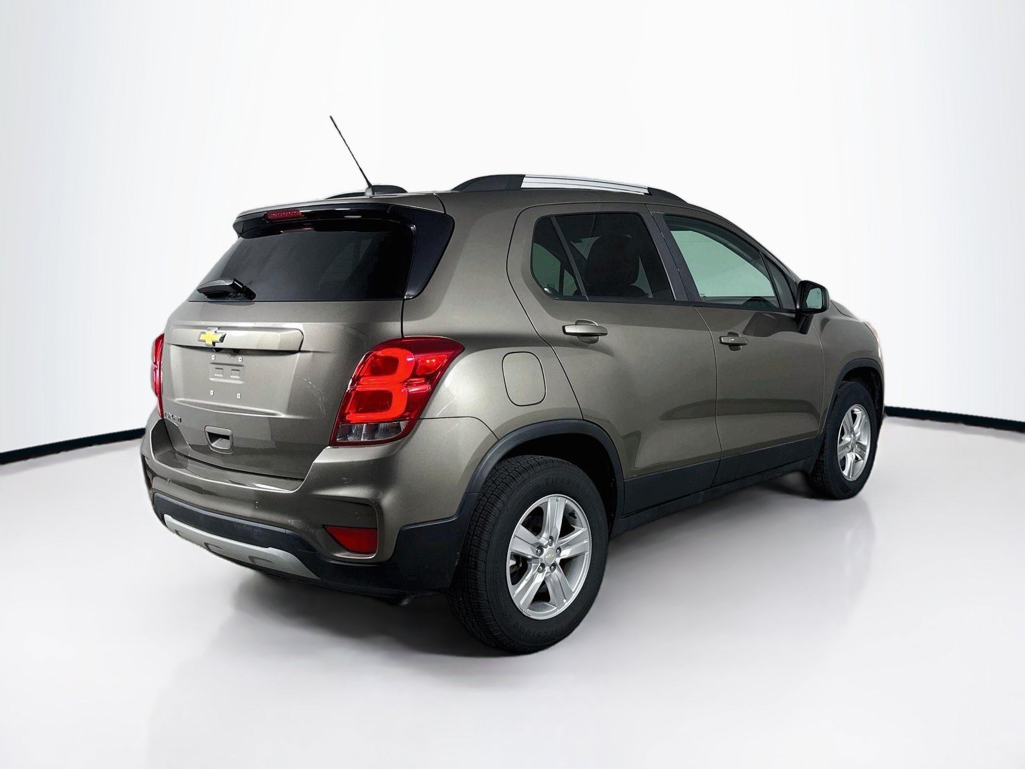 Used 2022 Chevrolet Trax LT w/ Driver Confidence Package AWD/4WD image 30